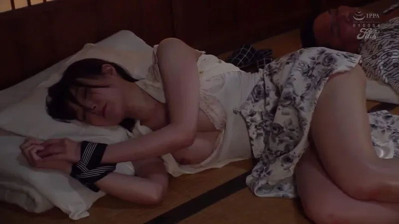 Xin chồng đi công chuyện với tiền bối, nữ nhân viên rơi vào kế hoạch của ông cấp trên biến thái