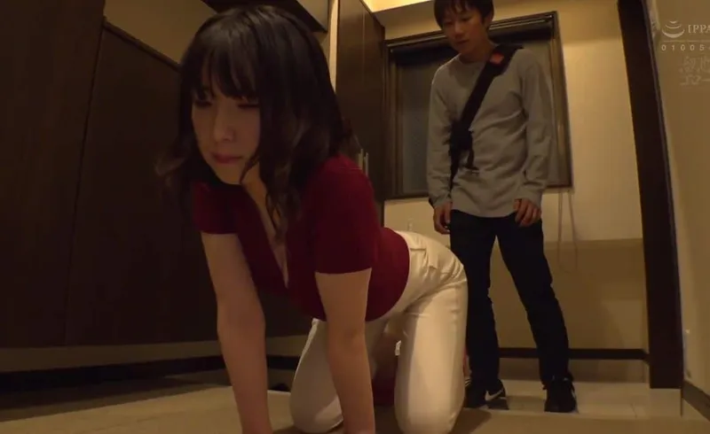 Em hotgirl cạnh nhà thiếu thốn và cậu sinh viên số hưởng cạnh bên